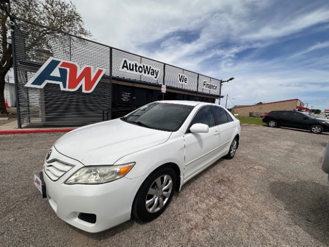 2010 Toyota Camry LE 6-Spd AT