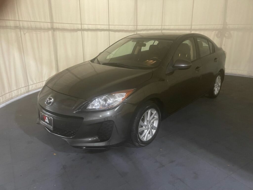 2012 Mazda MAZDA3 i Touring 4-Door