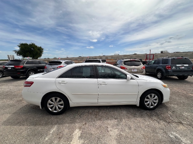 2010 Toyota Camry LE 6-Spd AT